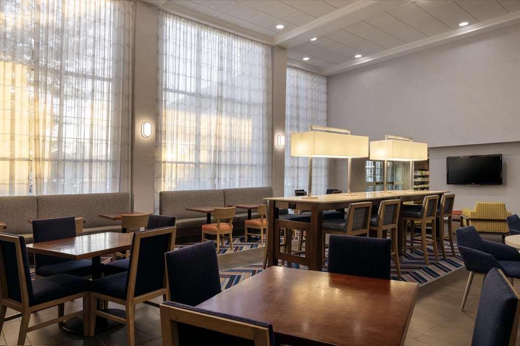 Hampton Inn & Suites State College At Williamsburg Square Restaurante foto